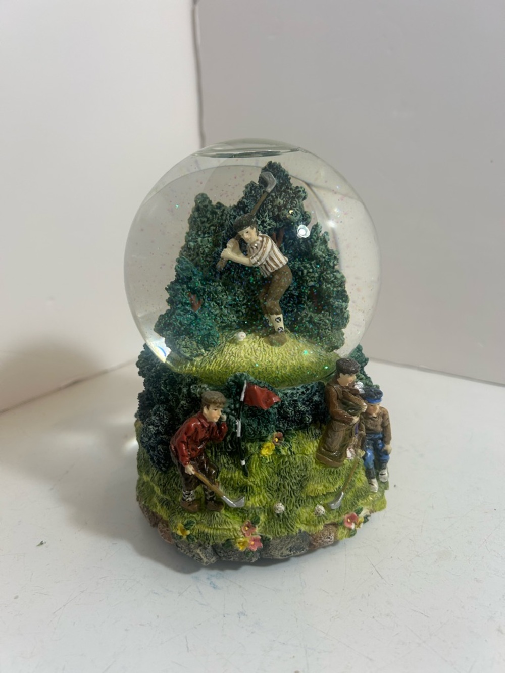 Vintage Westland Giftware 1997 musical‎ golf themed glitter snow globe